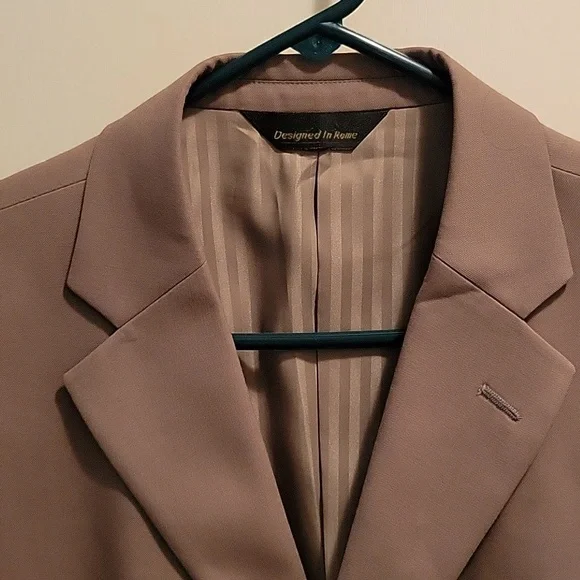 FIRADO taupe blazer 100% Merino wool Designed in Rome Italy Hand Tailored …